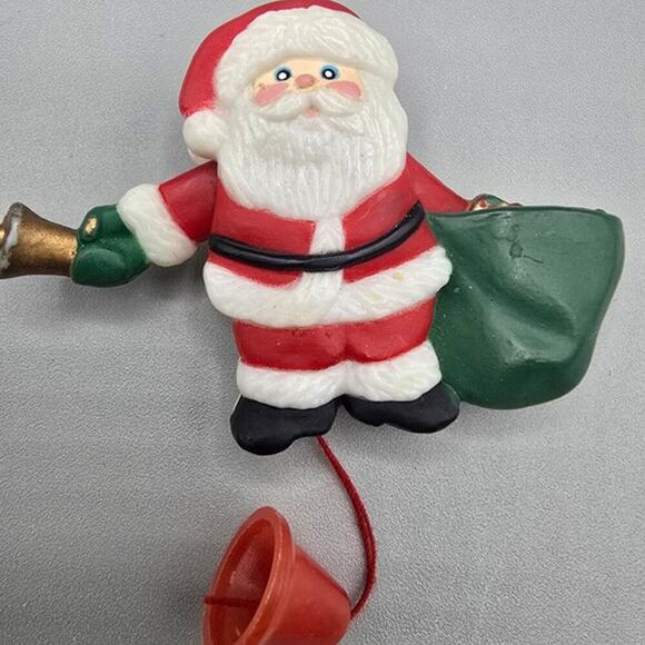 Jewelry - Santa Vintage Christmas Pin